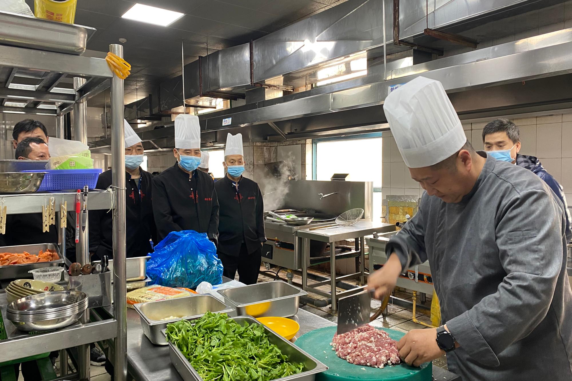 烹饪技能专题培训 提升菜品制作水平，打造卓越餐饮服务